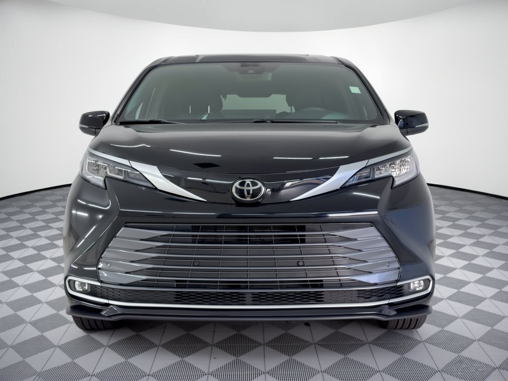 Certified 2026 Toyota Sienna Limited FWD image 6