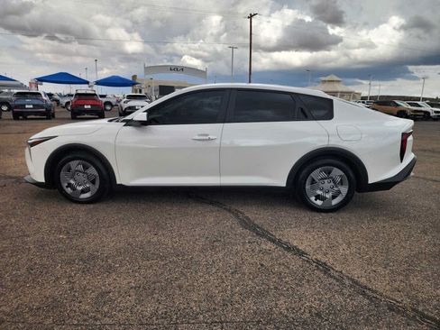 Used 2025 Kia K4 FWD image 10