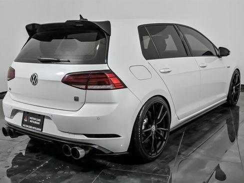 Used 2019 Volkswagen Golf 4-Door image 10