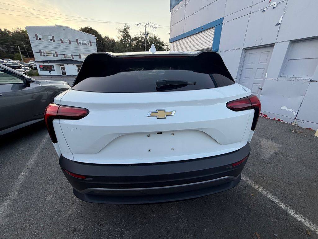 Used 2024 Chevrolet Blazer EV LT AWD/4WD image 4
