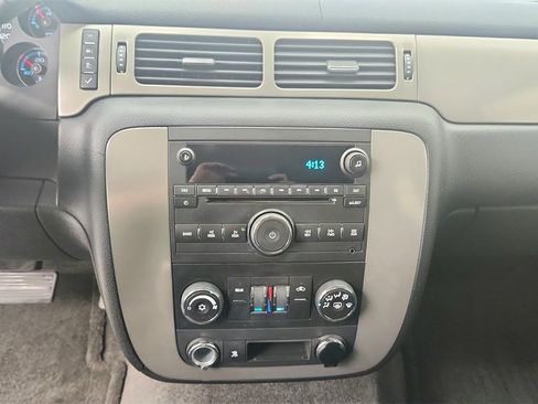 Used 2009 Chevrolet Suburban LS image 20