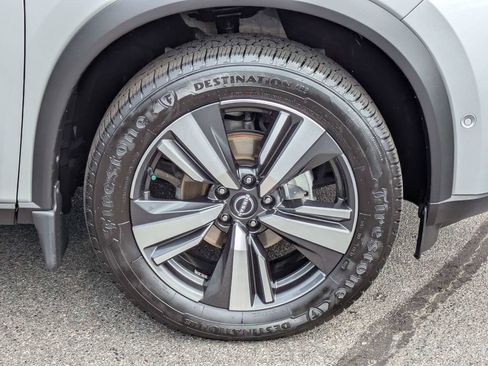 Used 2023 Nissan Rogue Platinum w/ Platinum Premium Package FWD image 11