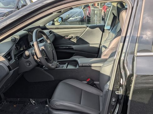 Used 2025 Lexus ES 350 w/ Premium Package FWD image 16