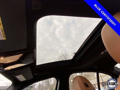 Used 2023 BMW 330i Sedan w/ Premium Package image 13