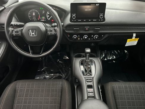 Certified 2025 Honda HR-V Sport image 23