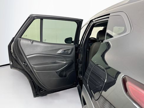 Used 2025 Chevrolet Trax ACTIV FWD image 25