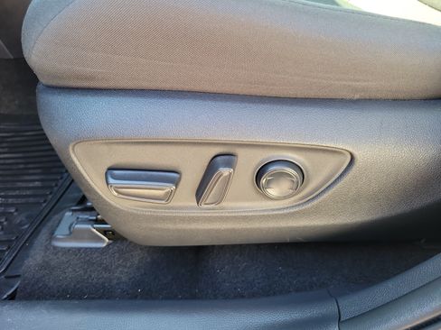 Used 2024 Toyota RAV4 XLE FWD image 21
