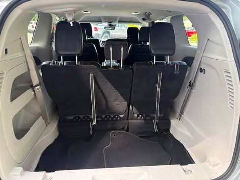 Certified 2023 Chrysler Pacifica Touring-L FWD image 7
