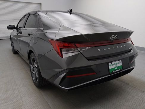 Used 2024 Hyundai Elantra Limited FWD image 5
