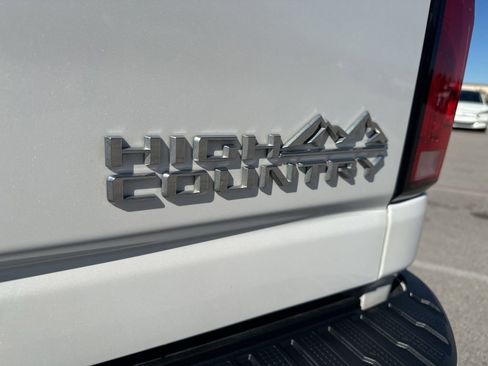 Used 2024 Chevrolet Silverado 2500 High Country w/ Technology Package image 43