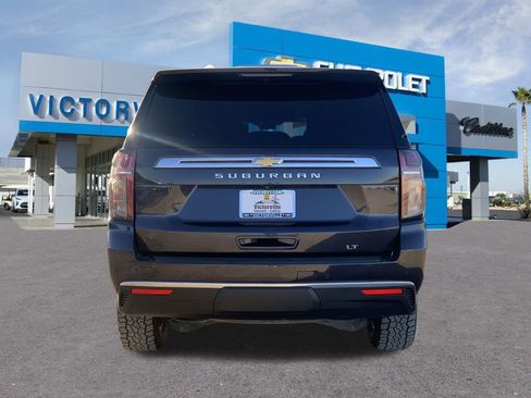 Used 2024 Chevrolet Suburban LT image 5