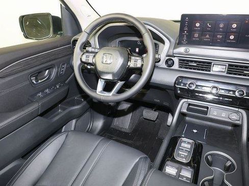 New 2026 Honda Pilot Touring image 7