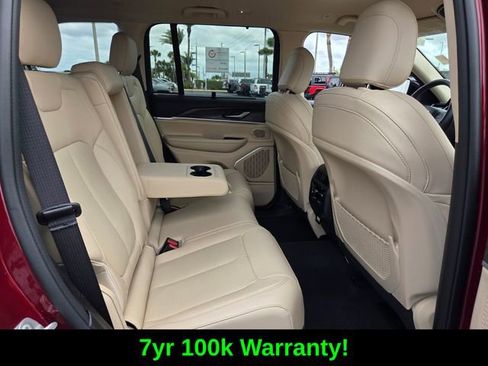 Certified 2022 Jeep Grand Cherokee Limited w/ Luxury Tech Group II image 16