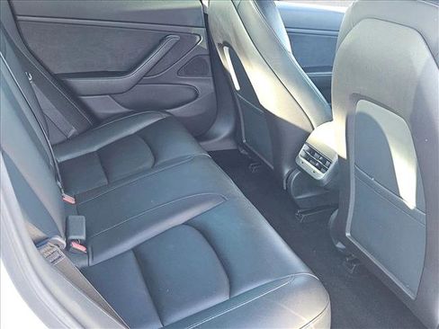 Used 2019 Tesla Model 3 Standard Range image 21