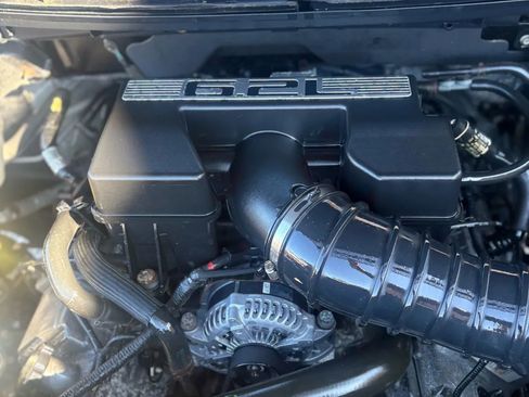 Used 2011 Ford F150 Raptor w/ Raptor Luxury Pkg image 30