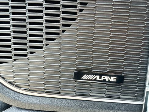 Used 2022 Jeep Grand Cherokee L Limited RWD image 13