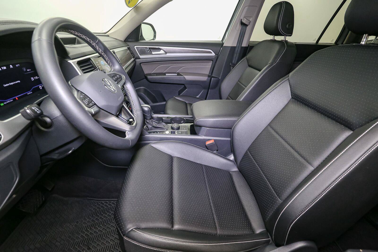Certified 2023 Volkswagen Atlas SE w/ Panoramic Sunroof Package AWD/4WD image 48