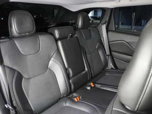 Used 2020 Jeep Cherokee Limited AWD/4WD image 21