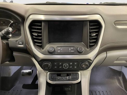 Used 2020 GMC Acadia SLT w/ Premium Package image 11