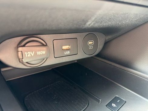 New 2025 Hyundai Elantra SEL FWD image 24