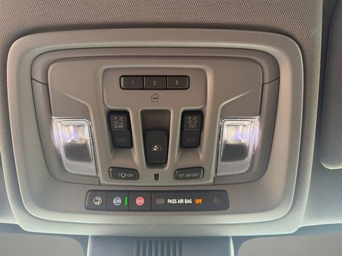 Used 2024 GMC Sierra 3500 Denali w/ Denali Reserve Package image 15