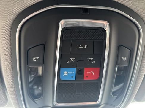 Used 2022 Jeep Grand Cherokee L Limited image 37