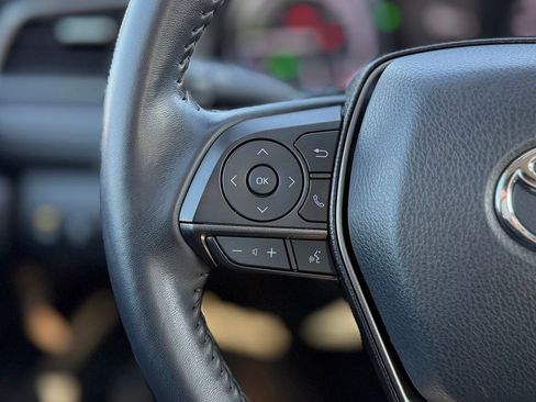 Used 2022 Toyota Camry SE image 11