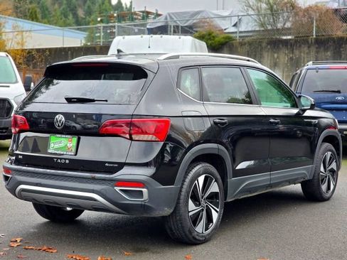 Used 2024 Volkswagen Taos SE image 7