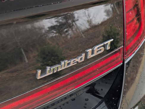 Used 2020 Hyundai Sonata Limited w/ Preferred Accessory Package image 10