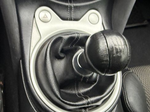 Used 2010 Nissan 370Z Touring image 25