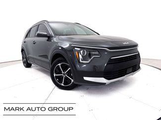 Used 2025 Kia Niro EX FWD video 1