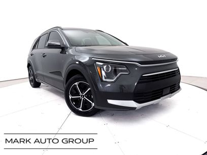 Used 2025 Kia Niro EX