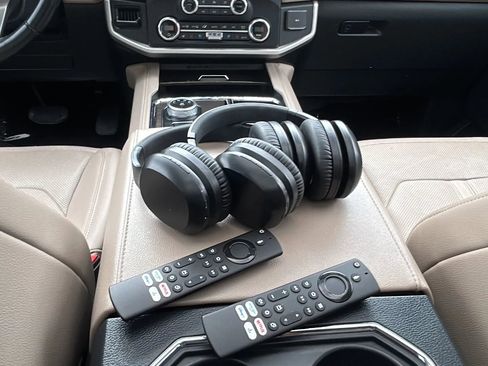 Used 2023 Ford Expedition Limited image 36