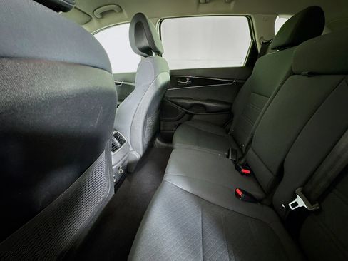Used 2016 Kia Sorento LX image 22