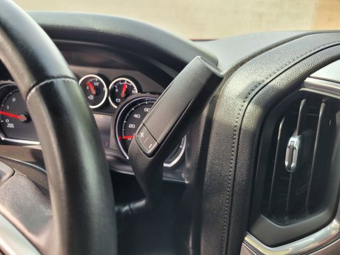 Used 2021 Chevrolet Silverado 2500 LT w/ Convenience Package image 22