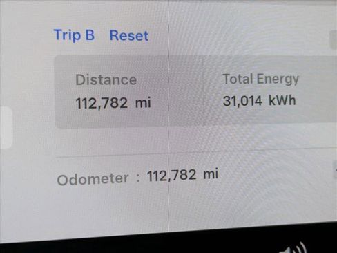 Used 2021 Tesla Model Y Performance image 11