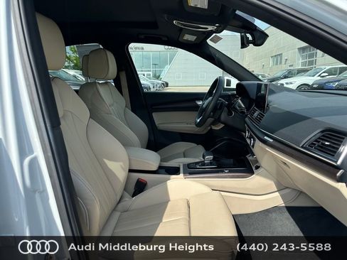 Used 2023 Audi Q5 2.0T Premium Plus w/ Premium Plus Package AWD/4WD image 17