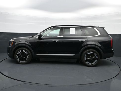 Used 2023 Kia Telluride S FWD image 4