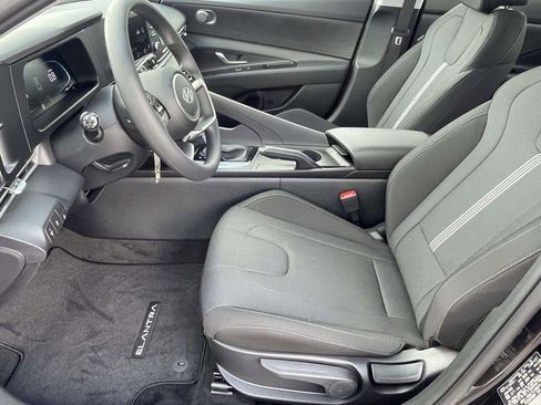 New 2026 Hyundai Elantra SE image 31