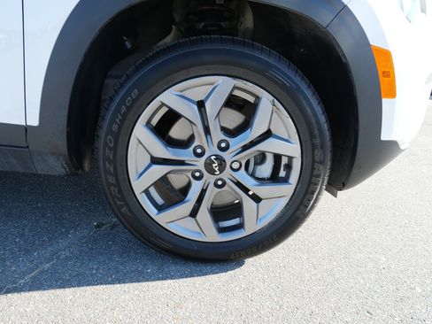 Used 2025 Kia Seltos LX image 10