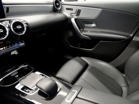 Used 2020 Mercedes-Benz A 220 4MATIC image 27