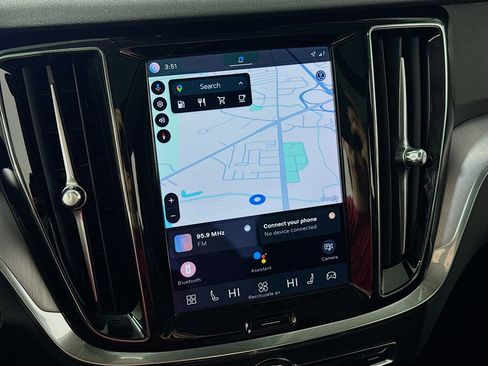 Used 2024 Volvo S60 B5 Core image 2