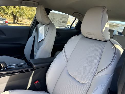 New 2024 Toyota Prius XLE image 14