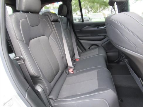 New 2025 Jeep Grand Cherokee Laredo image 26