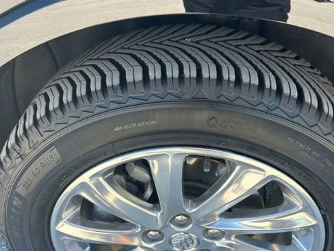 Used 2020 Buick Envision Essence AWD/4WD image 10