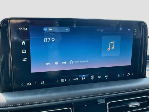 Used 2025 Lincoln Aviator AWD image 15