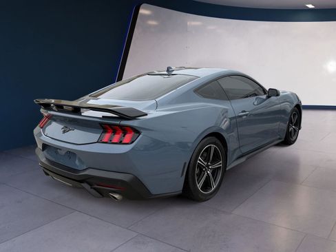 Used 2025 Ford Mustang Premium image 5