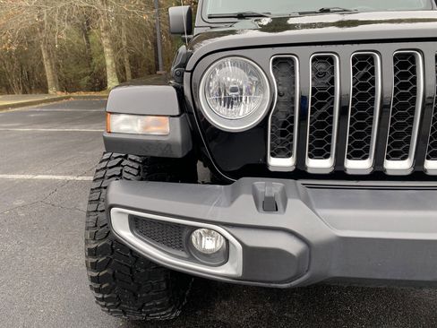 Used 2023 Jeep Gladiator Overland image 14