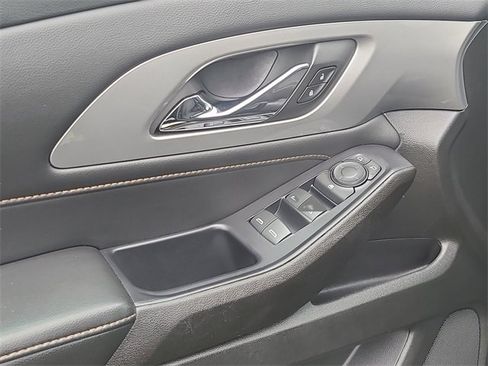 Used 2021 Chevrolet Traverse LS image 15