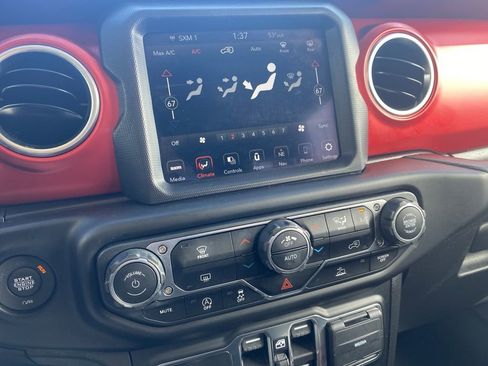 Used 2021 Jeep Wrangler Unlimited Rubicon w/ Xtreme Recon 35" Tire Package image 28